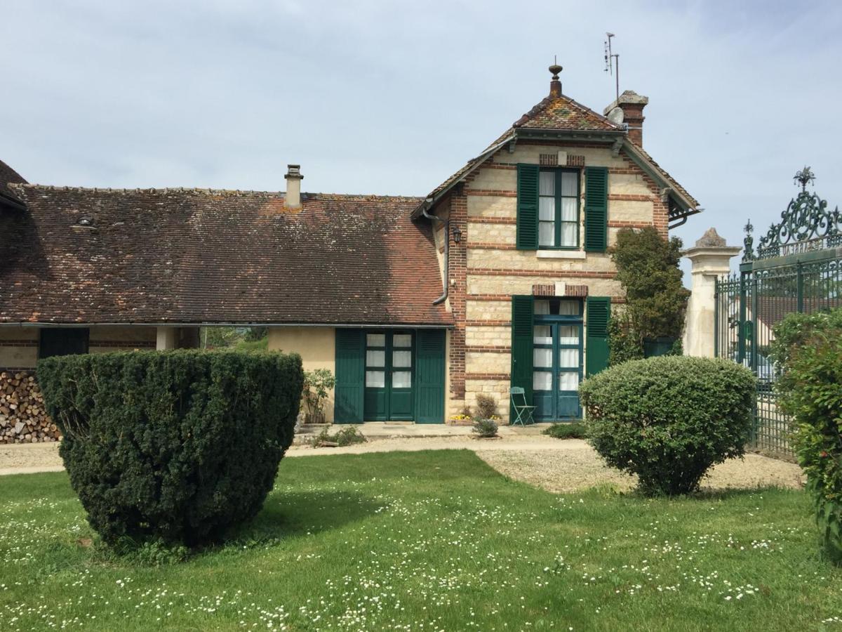 Château Le Barreau - Chambres d'Hôtes Chemilly-sur-Yonne Quarto foto